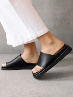 Toe Ring Flop - Black - Image 5