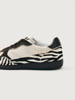 tb.490 - Soft Brown Leather Zebra - Image 11