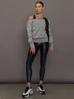 Regular Rise 7/8 Legging in Takara Shine - Black - Image 3