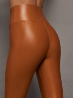 High Rise 7/8 Legging in Takara Shine - Caramel Cafe - Image 5
