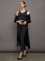 V-Neck Tank in Ribbed Melt - Black - Image 7