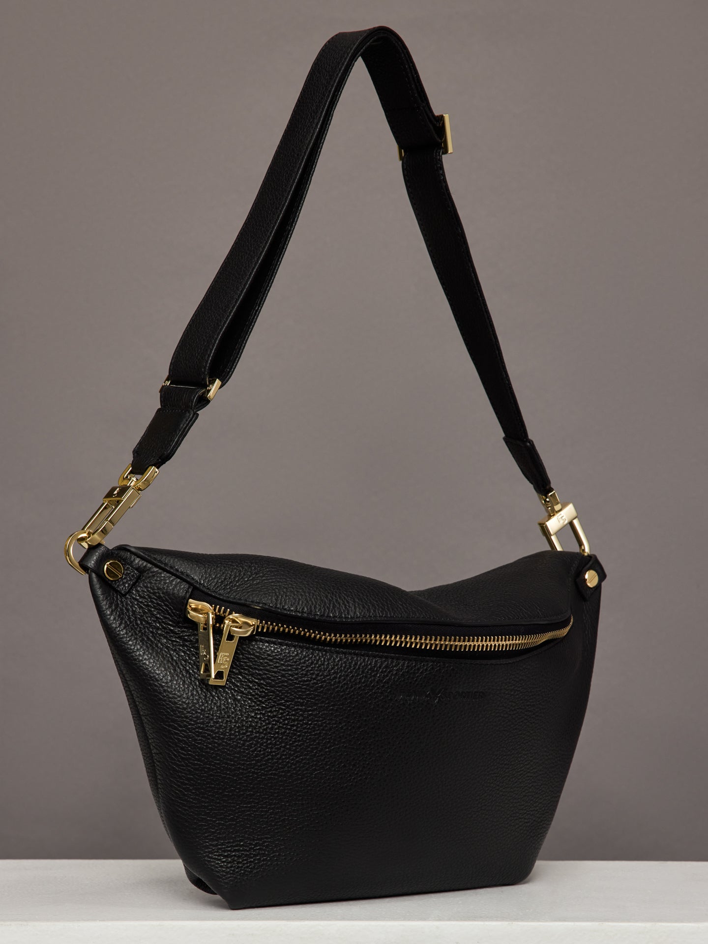 FNIX-79101011-BLKBLK-MVP-Sling-color-Black_6639-Edit MVP Sling - Black - Image 1