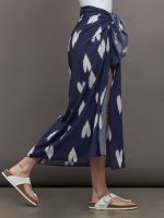 Roper Ikat Hear Sarong - Indigo - Image 3