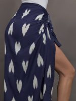 Roper Ikat Hear Sarong - Indigo - Image 5