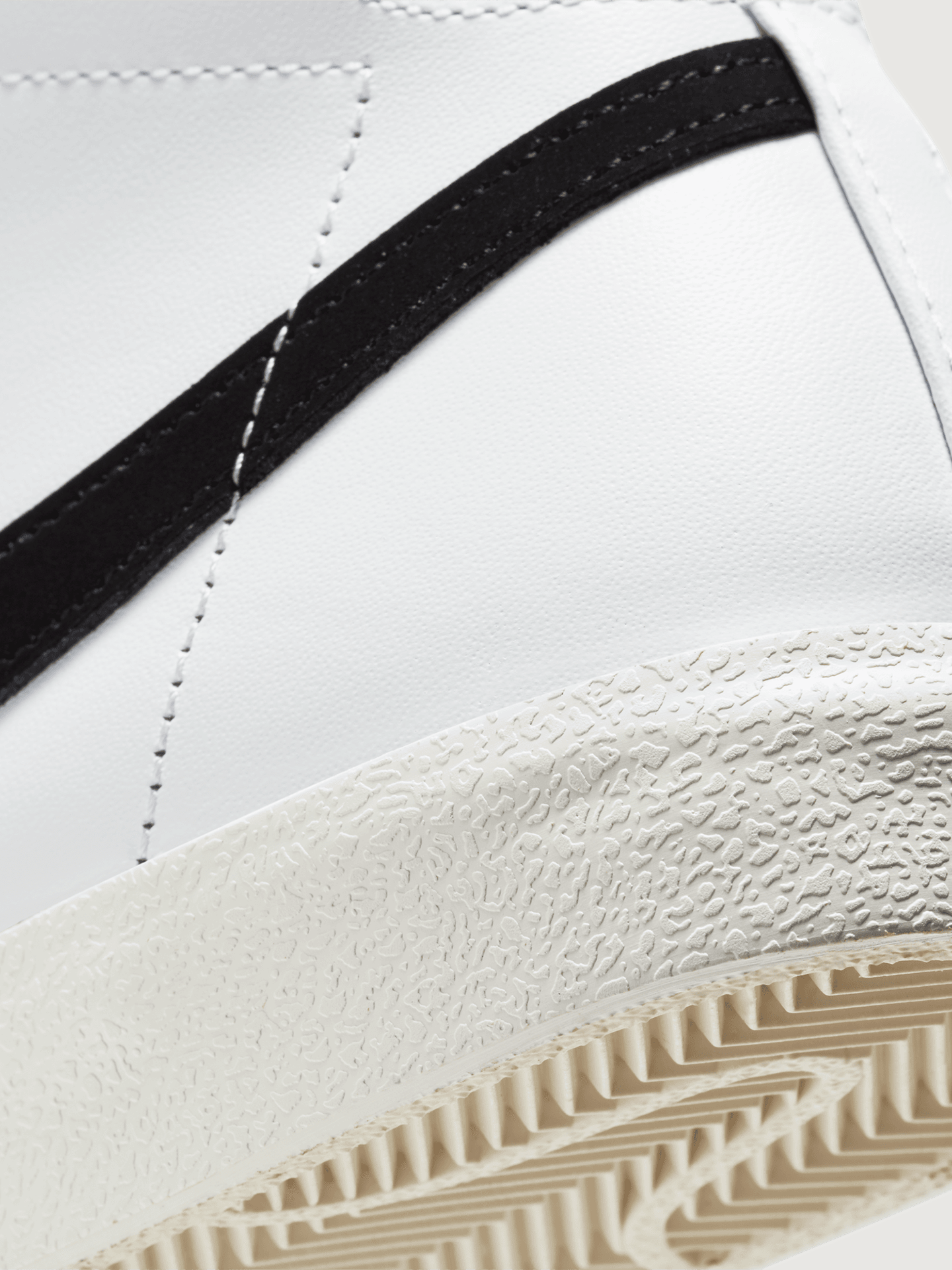 Nike Blazer Mid '77 Vintage - WHITE/BLACK-SAIL - Image 4