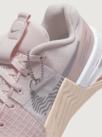 WMNS NIKE METCON 8 - LIGHT SOFT PINK/METALLIC SILVER - Image 3