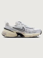 Nike V2k Run - Summit White/Metallic Silver - Image 8