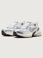 Nike V2k Run - Summit White/Metallic Silver - Image 3