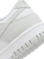 W NIKE DUNK LOW - WHITE/LIGHT SILVER - Image 8