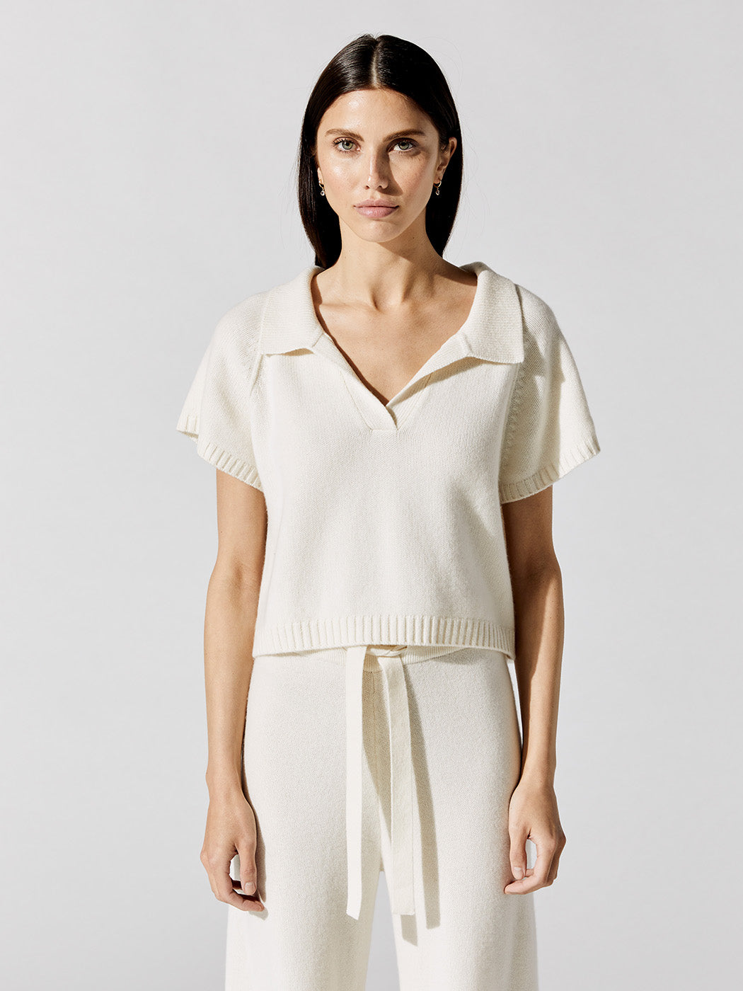 PHOE-W1101-WHT-22FAL-Aarlo_Top-color-White-1304_05f7ed1f-dcdb-4e1d-9423-1ec199ba8961 Aarlo Top - White - Image 1