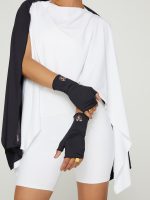 Shortie Gloves - Black - Image 3
