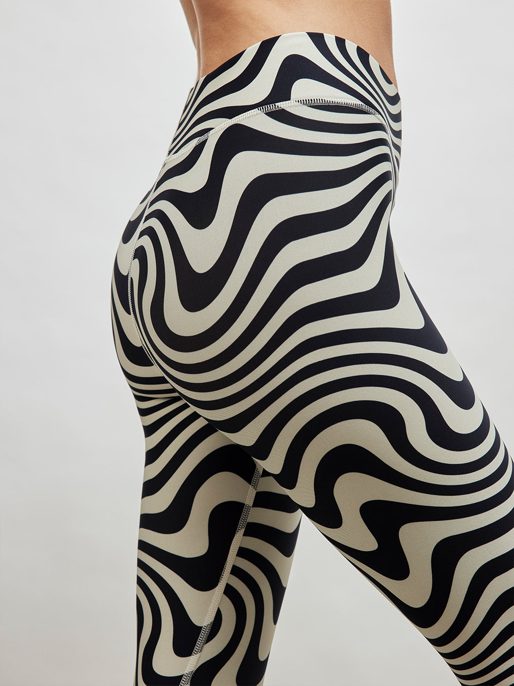 Black and White Wave Duoknit Tall Band Legging - Black And White Wave - Image 7