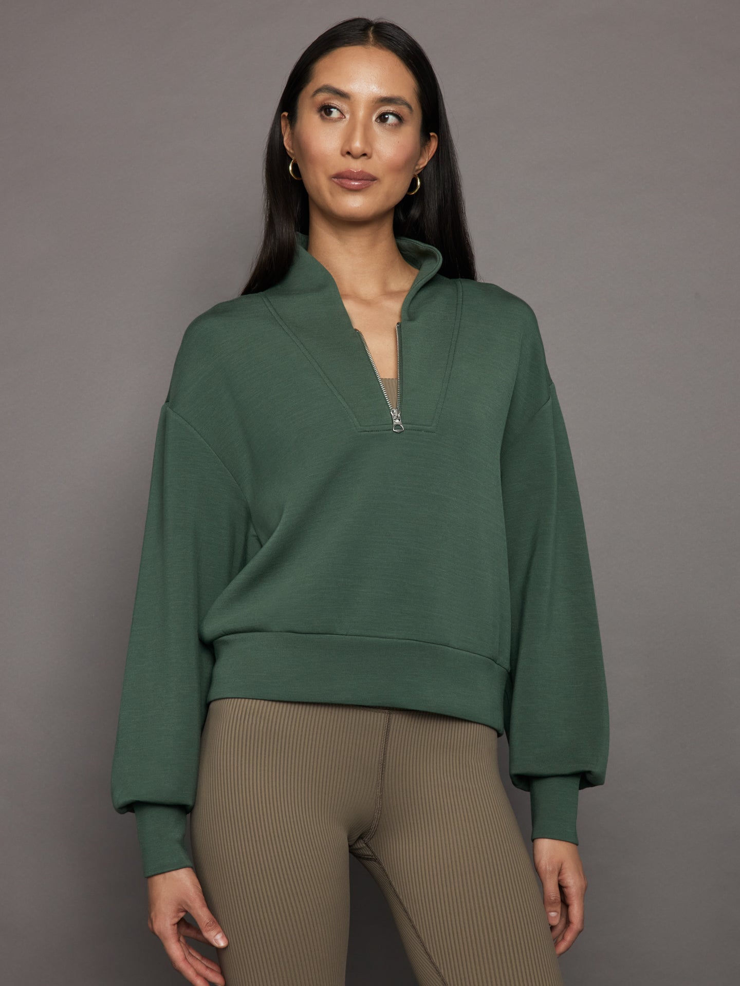 VARL-VAR01080-GRNGRNDRK-Davidson-Sweat-color-Cilantro_40116-Edit Davidson Sweat - Cilantro - Image 1